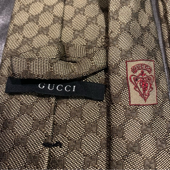 Gold Gucci Tie - Picture 3 of 5